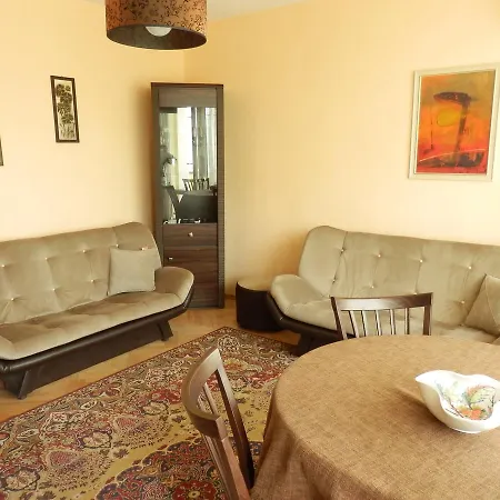 Apartament Bravo شقة *